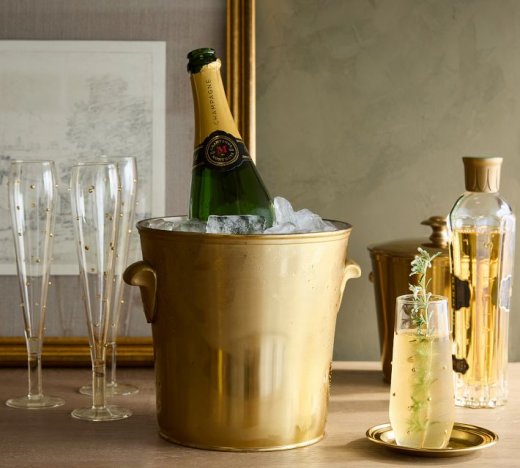 Luxus na hrázi Světa